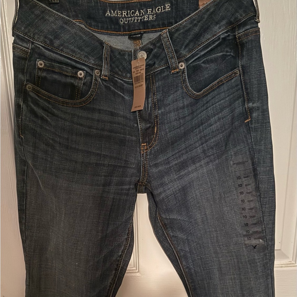American Eagle NWT Size 10 short  Flare Jeans